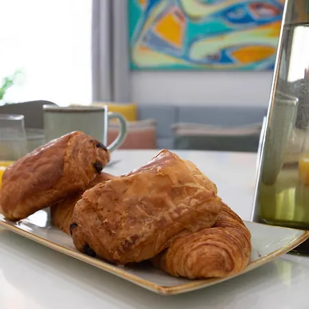 Apartment C15 - 2 Bdr Historic Old 5 Min Sea - Ac & Wifi